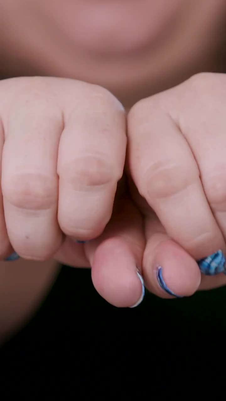 Two Ways To Do Pretty Tie-Dye Nails
