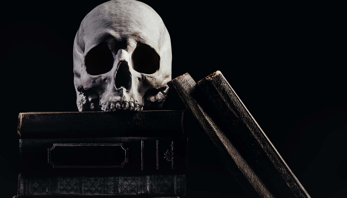 Haunting Books Based on Real Ghost Stories | PopTonic Story