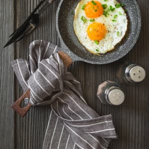 The Underrated Kitchen Tool You Should Use To Flip Eggs