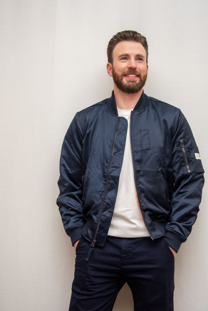 BEVERLY HILLS, CALIFORNIA - NOVEMBER 15: Chris Evans at the "Knives Out" Press Conference at the Four Seasons Hotel on November 15, 2019 in Beverly Hills, California. (Photo by Vera Anderson/WireImage)