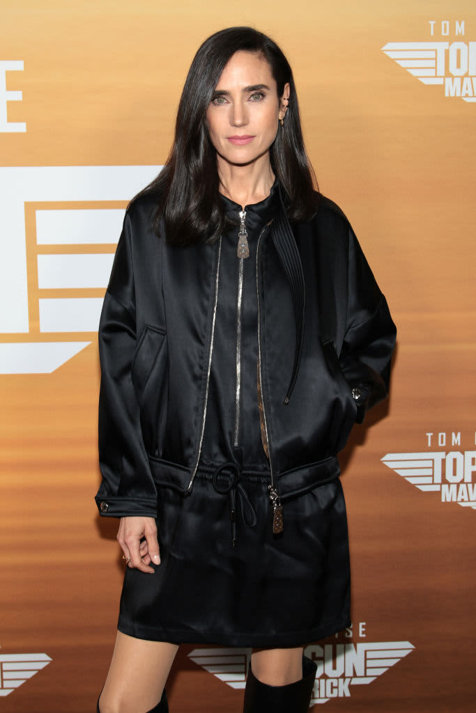 LONDON, ENGLAND - MAY 19: Jennifer Connelly attends "Top Gun: Mavertick" Royal Film Performance at Leicester Square on May 19, 2022 in London, England. (Photo by Samir Hussein/WireImage)