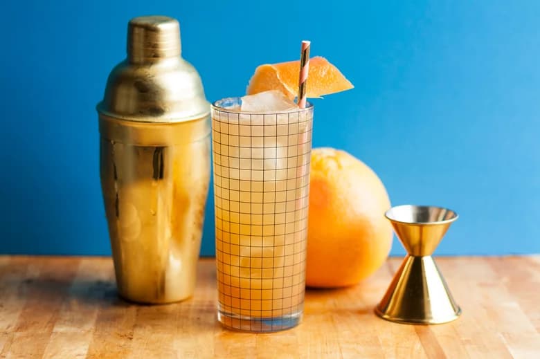 Martha Stewart's Summer Cocktail Uses Only 4 Ingredients