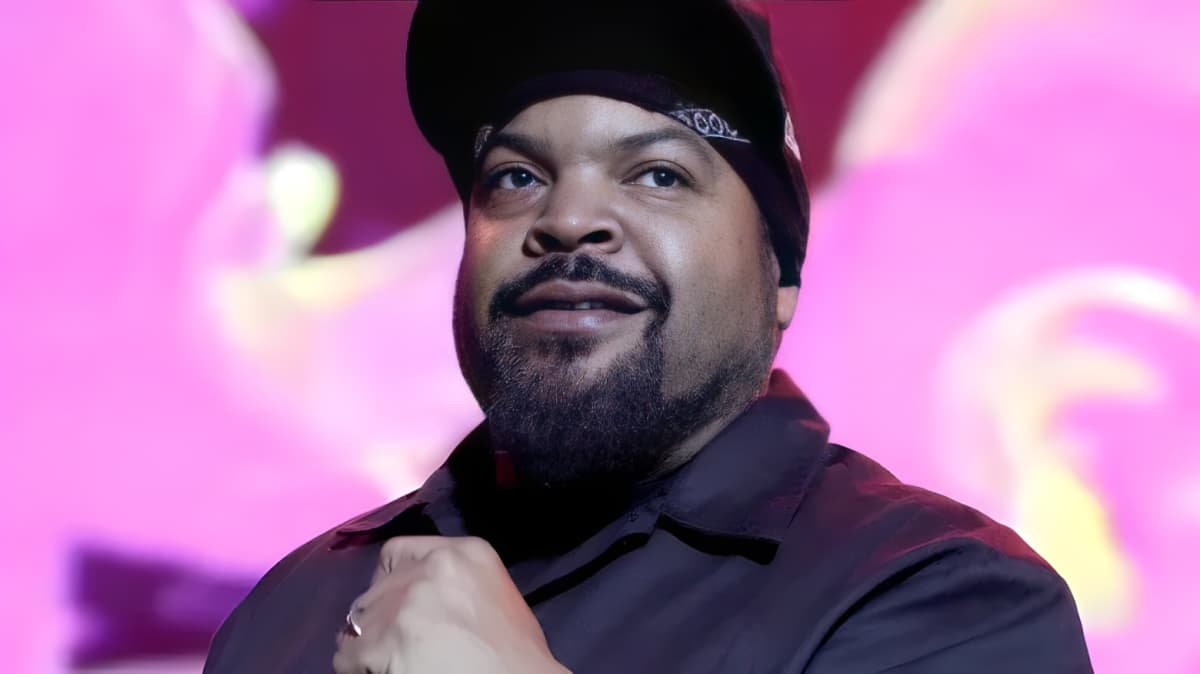 Ice Cube looking to the side