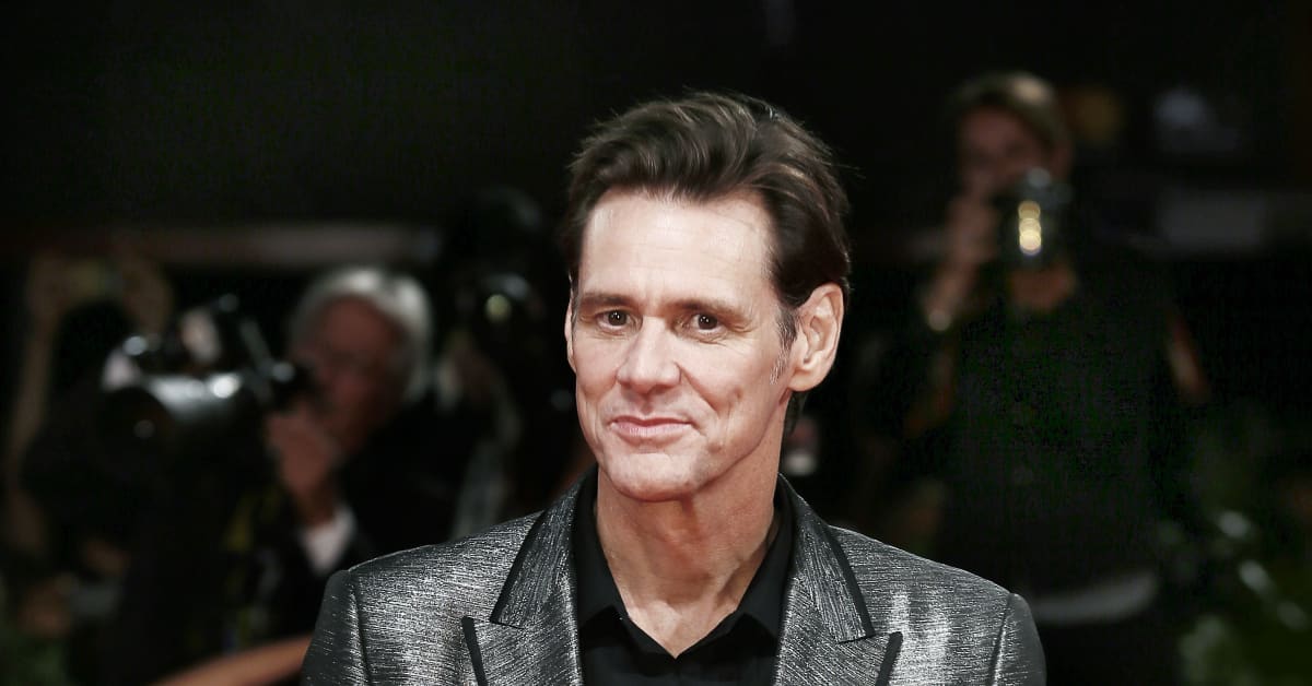 Jim Carrey Forgets Love and Blue Hair: The Tragic Story of a Hollywood Star - wide 3