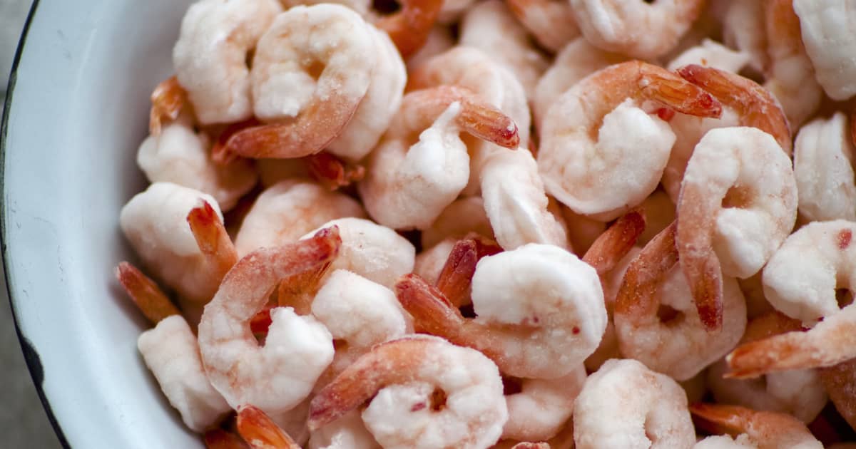 The Absolute Best Way To Thaw Frozen Shrimp Without Ruining It
