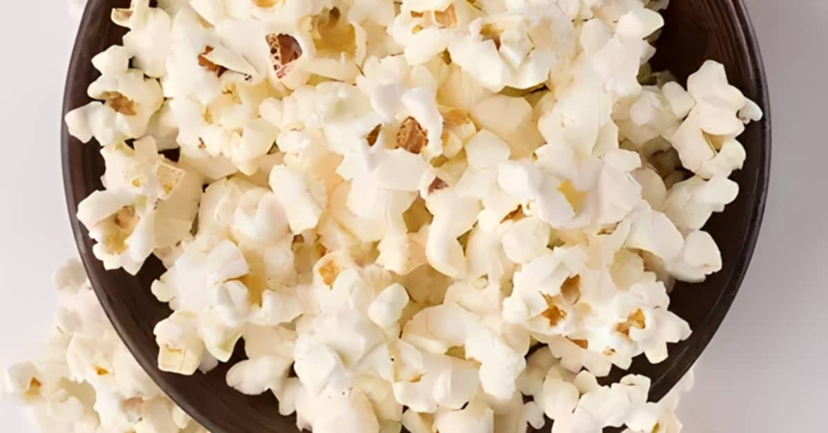 You Should Be Reheating Popcorn In Your Air Fryer