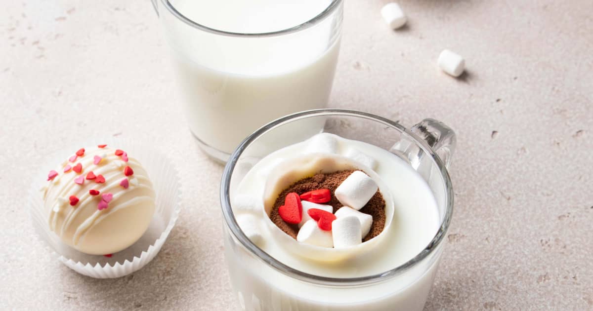 Make Homemade Hot Cocoa Bombs With Nothing But A Paper Cup make-homemade-hot-cocoa-bombs-with-nothing-but-a-paper-cup