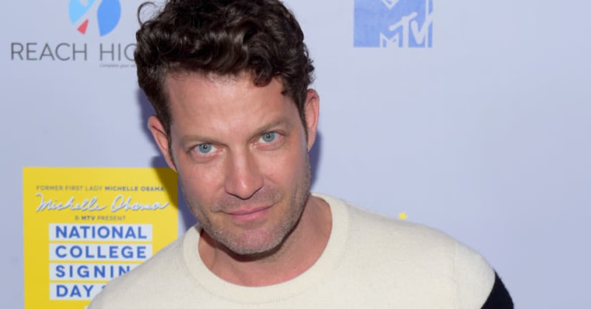 HGTV s Nate Berkus Simple Tips To Make Your Bed Showroom Beautiful hgtv-s-nate-berkus-simple-tips-to-make-your-bed-showroom-beautiful