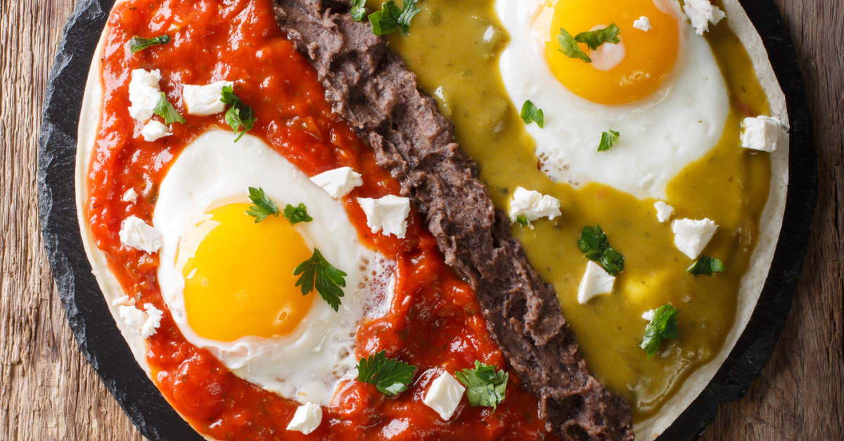 What Makes Eggs 'Divorced' In The Well-Known Mexican Breakfast Dish